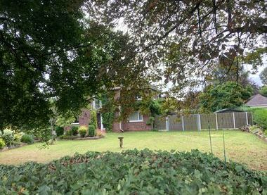 Doncaster Civic Trust walk around Pilkington Garden Village 