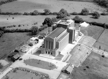 (C) Guildford Cathedral 