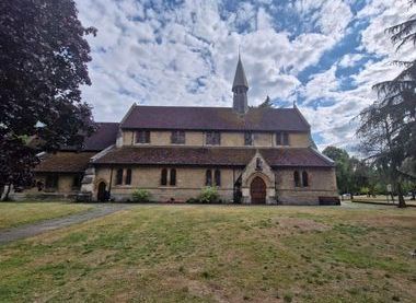 ©Alan Olive.  St John's Church Boxmoor
