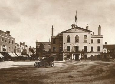 Huntingdon Town Council