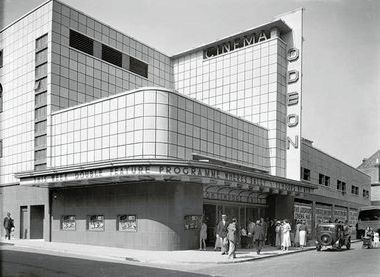 © Historic England Archive ref BB87-03160
