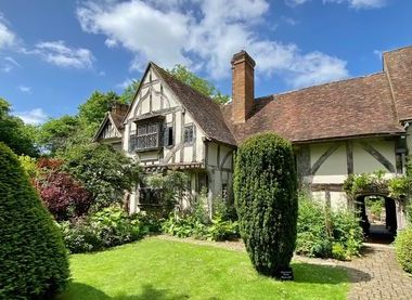 Front of Stoneacre