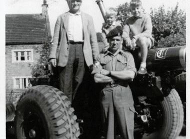 Howitzer gun outside the Gardeners Arms
