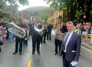 Pillowell Siver Band