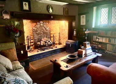 Rowhurst Interior       Photo Lucy Quinnell