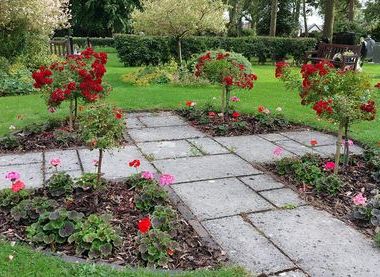 Signage to the Civilian Garden from the main drive